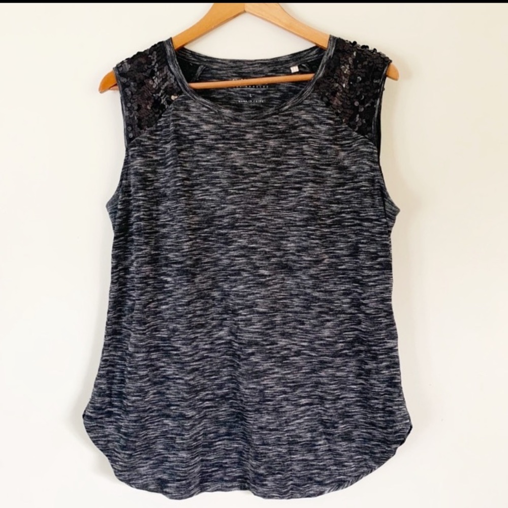 Women’s GUESS Top